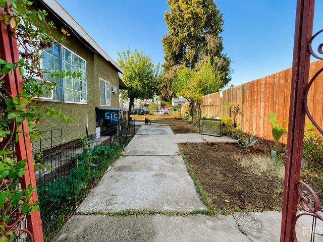 515 Wilson Avenue, Bakersfield, CA 93308