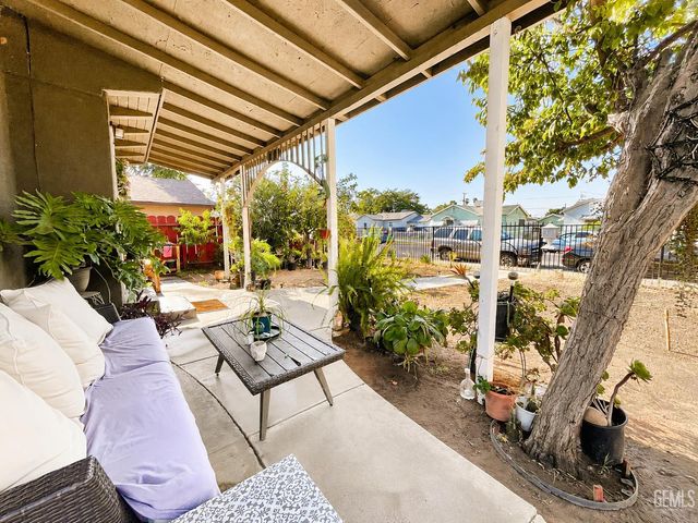 515 Wilson Avenue, Bakersfield, CA 93308