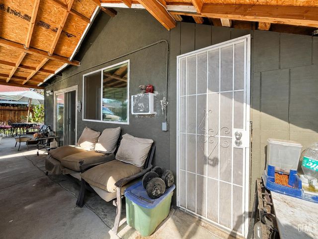 515 Wilson Avenue, Bakersfield, CA 93308