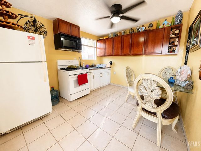 515 Wilson Avenue, Bakersfield, CA 93308
