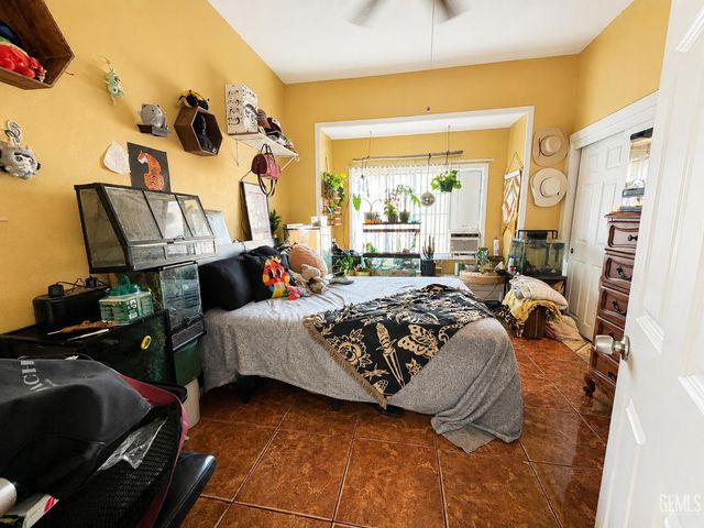 515 Wilson Avenue, Bakersfield, CA 93308