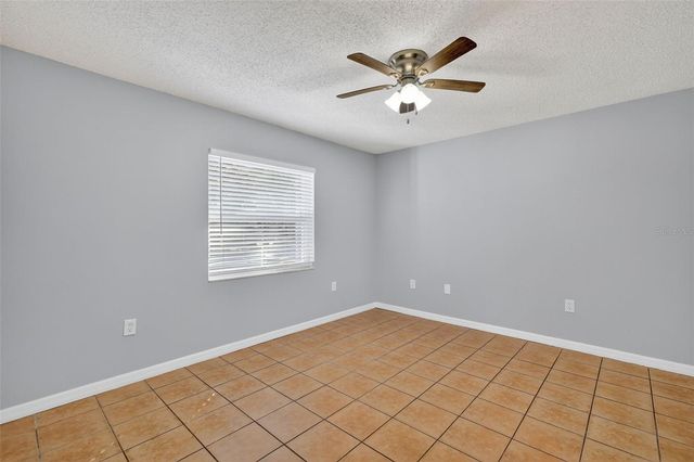 300 CRICKET HOLLOW LANE, Eustis, FL 32726