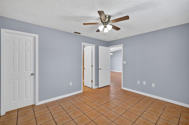 300 CRICKET HOLLOW LANE, Eustis, FL 32726