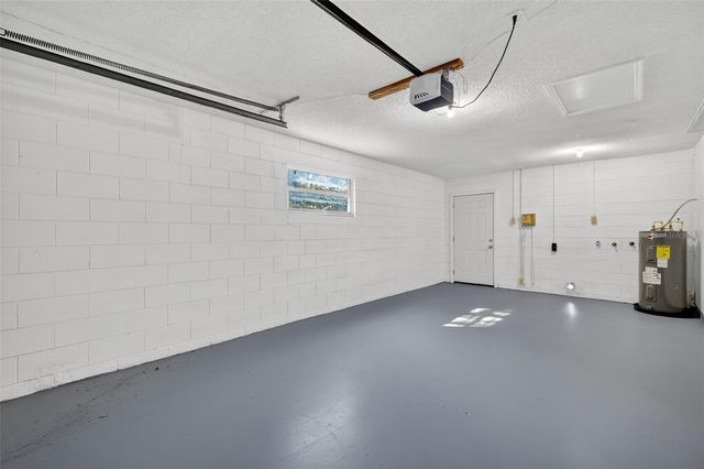 300 CRICKET HOLLOW LANE, Eustis, FL 32726