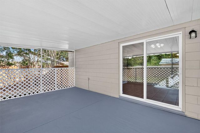 300 CRICKET HOLLOW LANE, Eustis, FL 32726