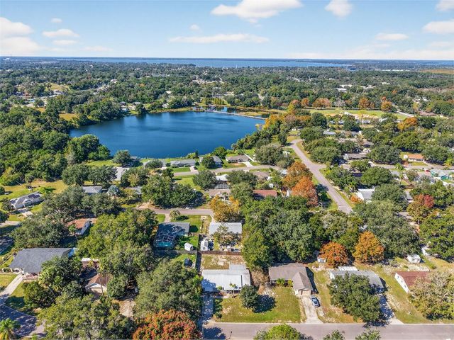 300 CRICKET HOLLOW LANE, Eustis, FL 32726