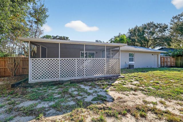 300 CRICKET HOLLOW LANE, Eustis, FL 32726