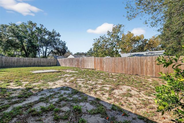 300 CRICKET HOLLOW LANE, Eustis, FL 32726