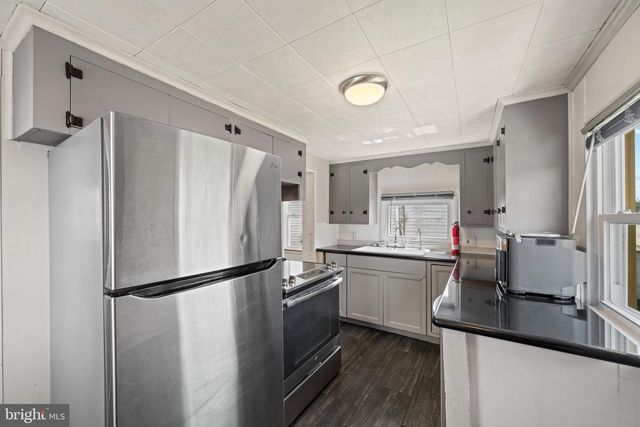 80 MAIN ST, Yorkana, PA 17406