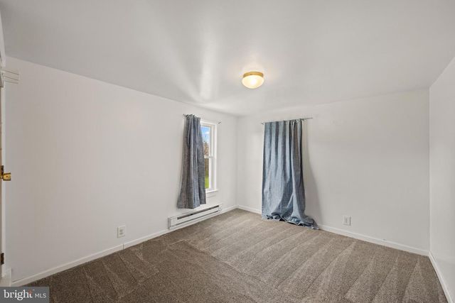 80 MAIN ST, Yorkana, PA 17406