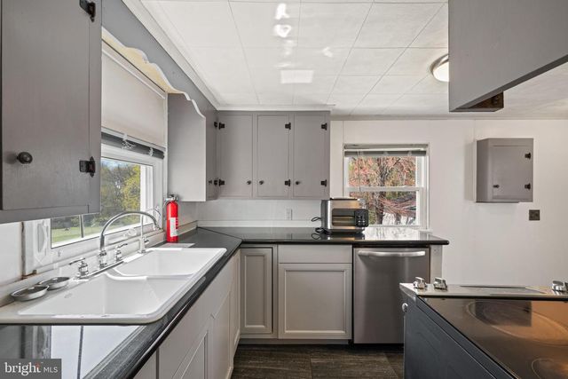 80 MAIN ST, Yorkana, PA 17406