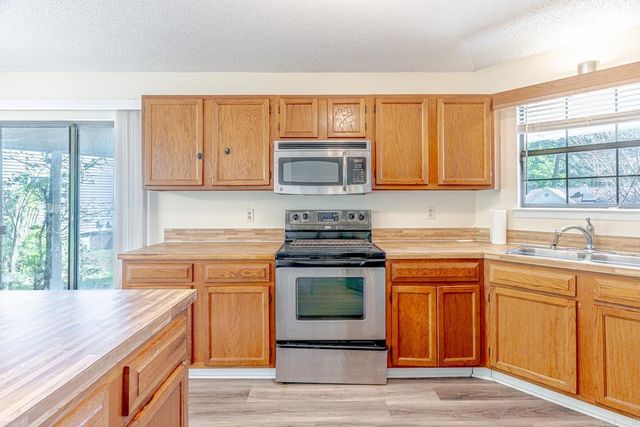 13900 Wimbledon Loop, Little Rock, AR 72210