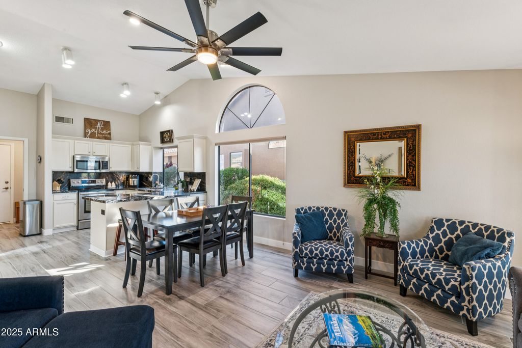 Image 17 of property listing at 5682 S CREOSOTE Drive, Gold Canyon, AZ 85118