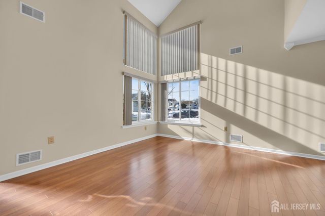 19 Cherrywood Drive, Piscataway, NJ 08854