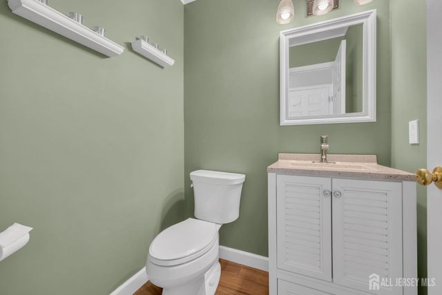 19 Cherrywood Drive, Piscataway, NJ 08854