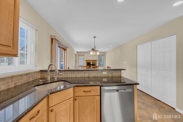 19 Cherrywood Drive, Piscataway, NJ 08854