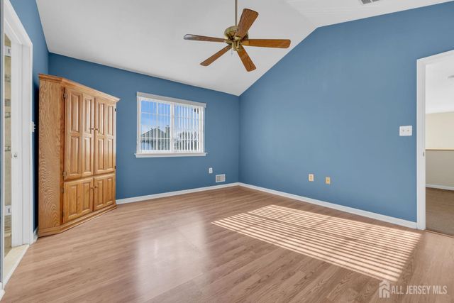 19 Cherrywood Drive, Piscataway, NJ 08854