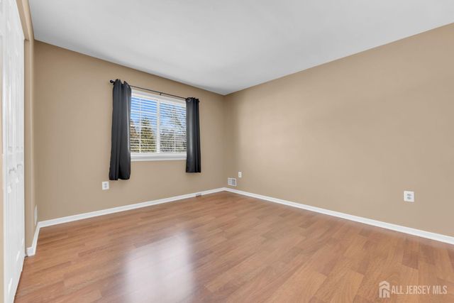 19 Cherrywood Drive, Piscataway, NJ 08854