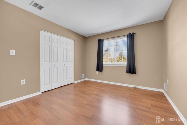 19 Cherrywood Drive, Piscataway, NJ 08854