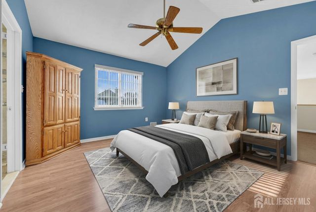 19 Cherrywood Drive, Piscataway, NJ 08854