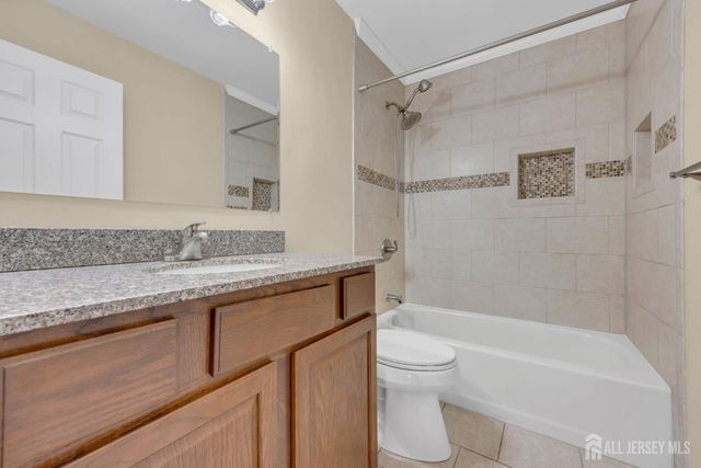 19 Cherrywood Drive, Piscataway, NJ 08854