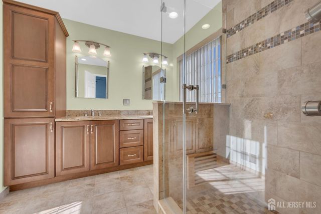 19 Cherrywood Drive, Piscataway, NJ 08854