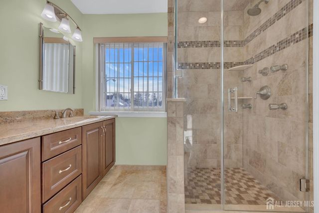 19 Cherrywood Drive, Piscataway, NJ 08854