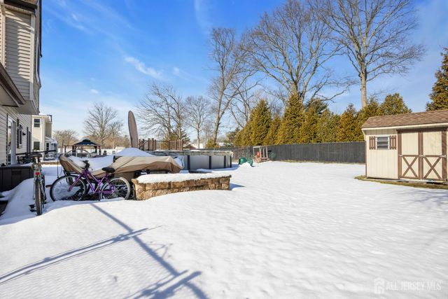 19 Cherrywood Drive, Piscataway, NJ 08854