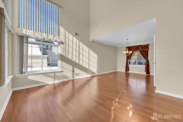 19 Cherrywood Drive, Piscataway, NJ 08854