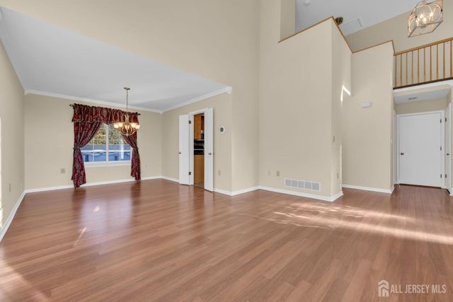 19 Cherrywood Drive, Piscataway, NJ 08854