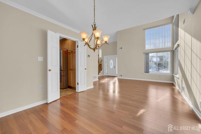 19 Cherrywood Drive, Piscataway, NJ 08854