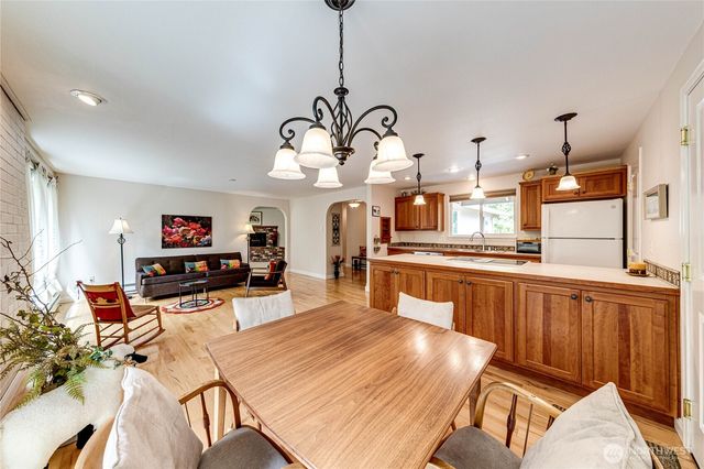 141 Leslie Lane, Sequim, WA 98382