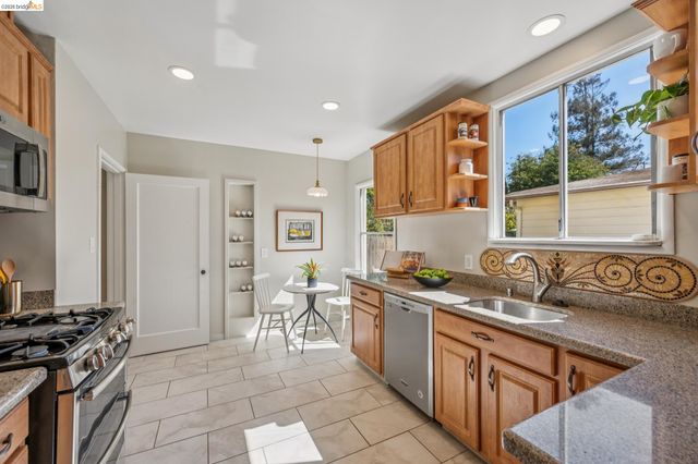 930 Richmond St, El Cerrito, CA 94530
