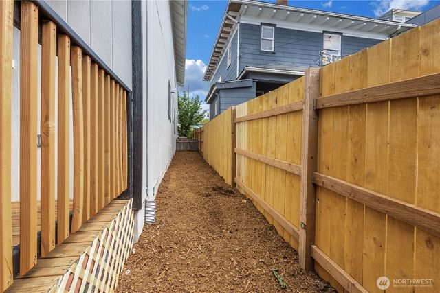 1912 Martin Luther King Jr Way, Tacoma, WA 98405