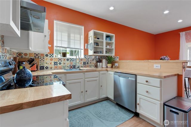 1912 Martin Luther King Jr Way, Tacoma, WA 98405