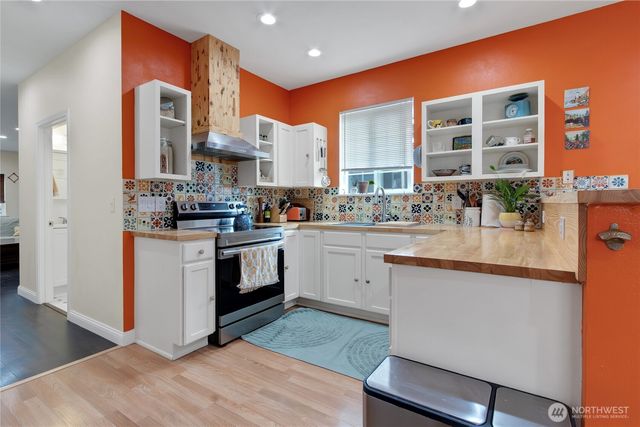 1912 Martin Luther King Jr Way, Tacoma, WA 98405