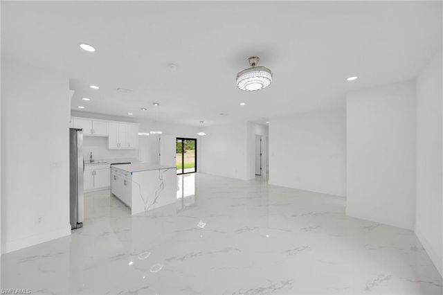 3721 NE 11th PL, Cape Coral, FL 33909