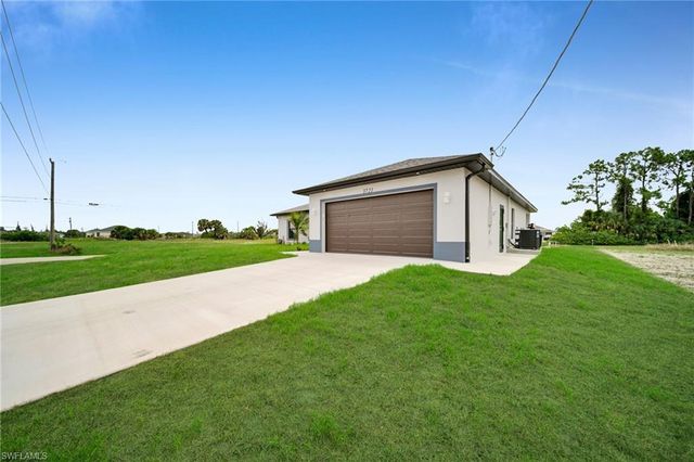 3721 NE 11th PL, Cape Coral, FL 33909