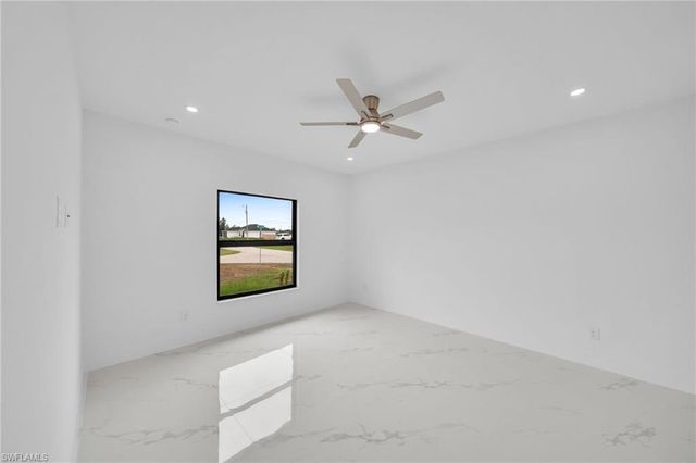 3721 NE 11th PL, Cape Coral, FL 33909