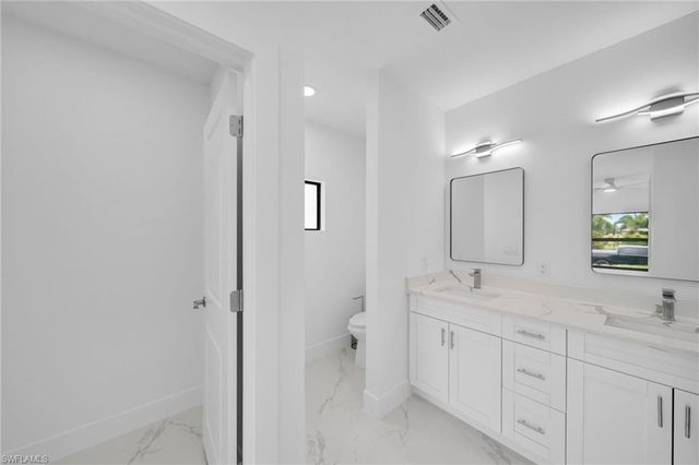 3721 NE 11th PL, Cape Coral, FL 33909