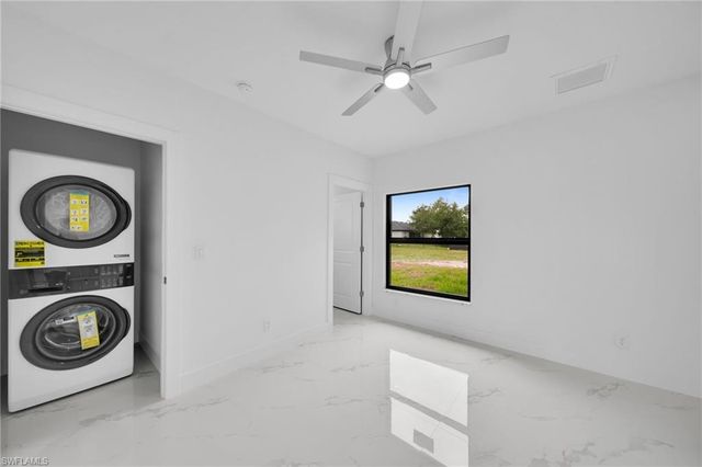 3721 NE 11th PL, Cape Coral, FL 33909