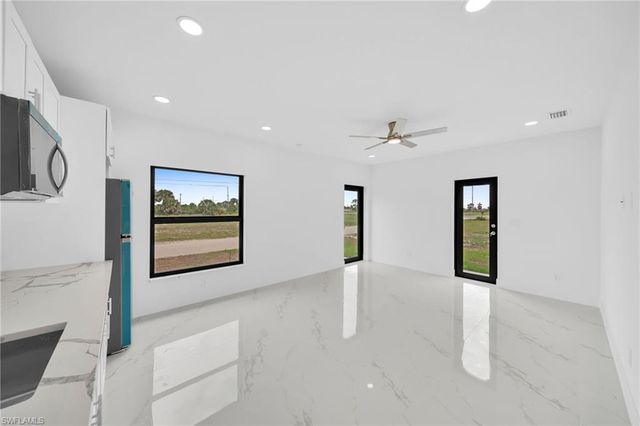 3721 NE 11th PL, Cape Coral, FL 33909