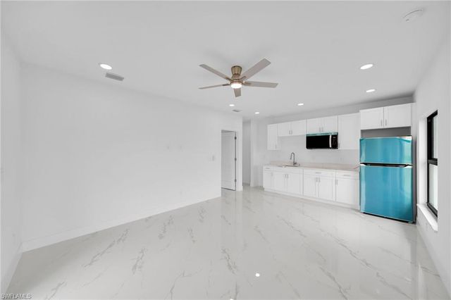 3721 NE 11th PL, Cape Coral, FL 33909