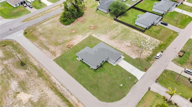 3721 NE 11th PL, Cape Coral, FL 33909