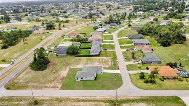 3721 NE 11th PL, Cape Coral, FL 33909