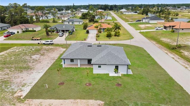 3721 NE 11th PL, Cape Coral, FL 33909