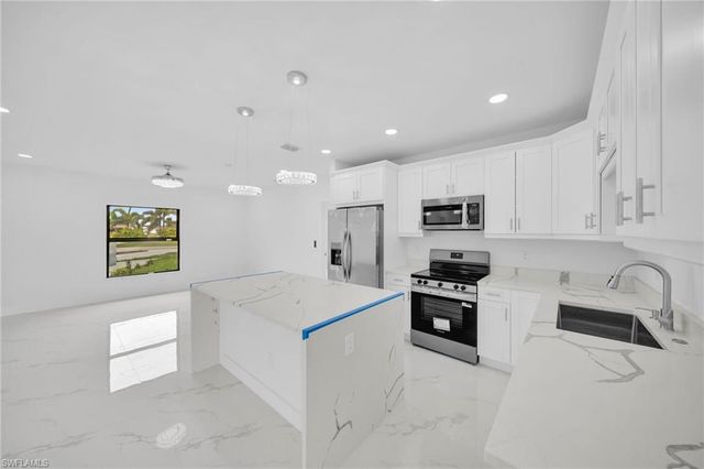 3721 NE 11th PL, Cape Coral, FL 33909