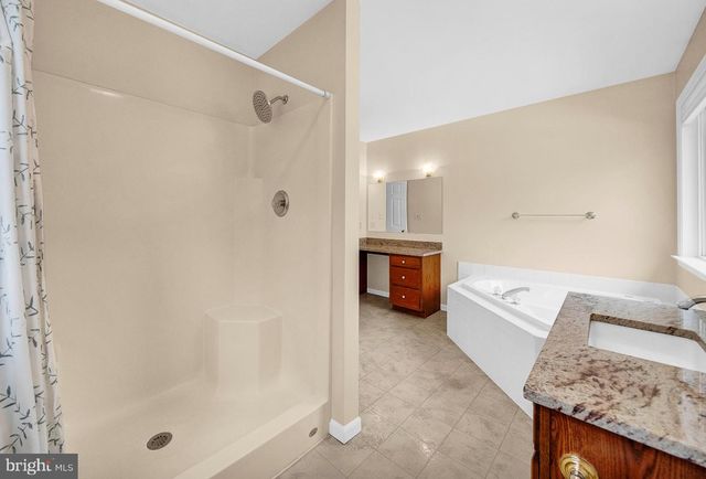 1347 E THATCHER RD, Quakertown, PA 18951