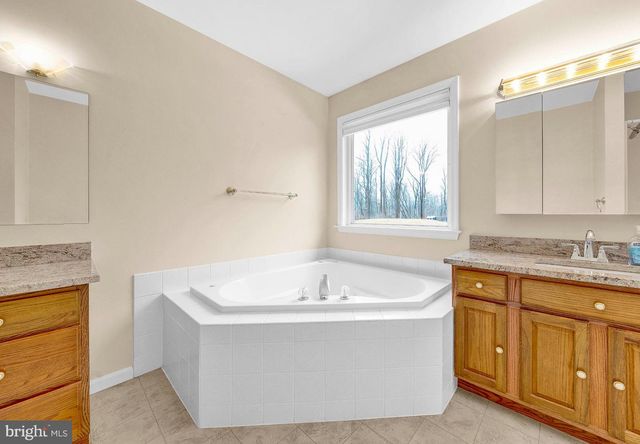 1347 E THATCHER RD, Quakertown, PA 18951