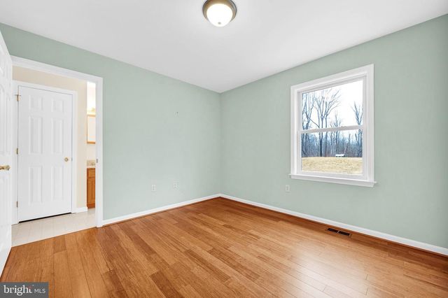 1347 E THATCHER RD, Quakertown, PA 18951